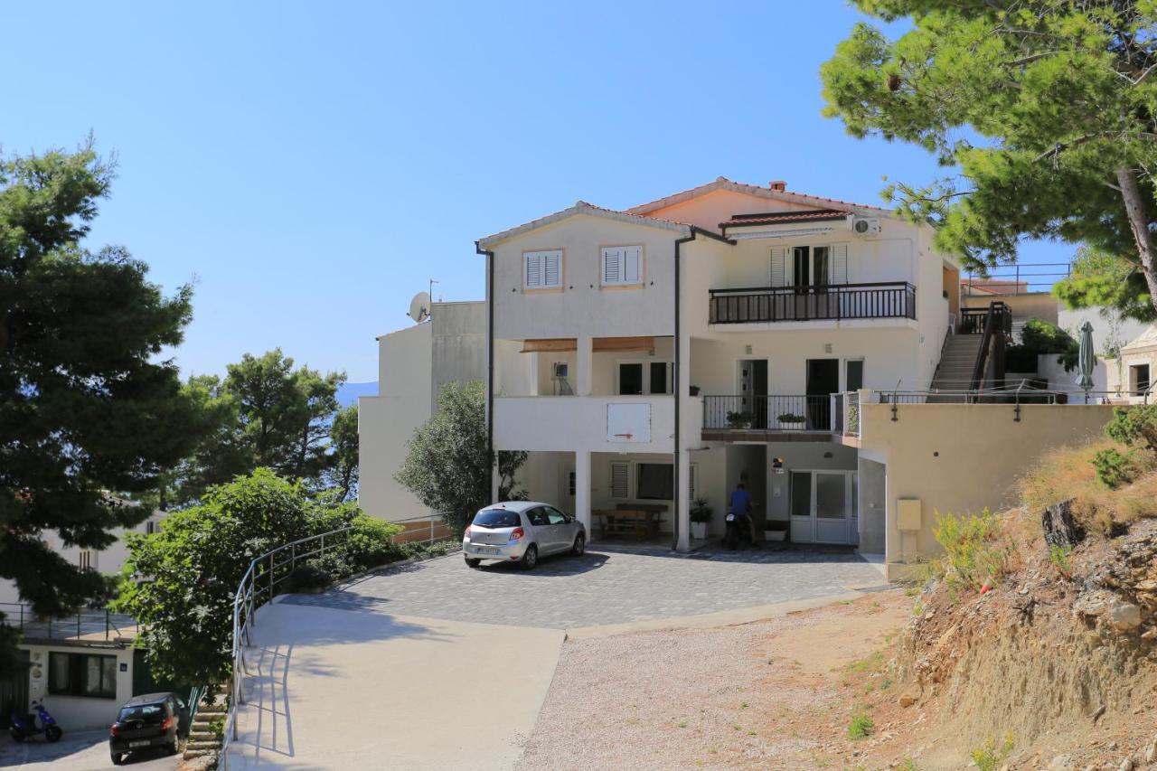 Apartments By The Sea Brela, Makarska - 6688 Kültér fotó